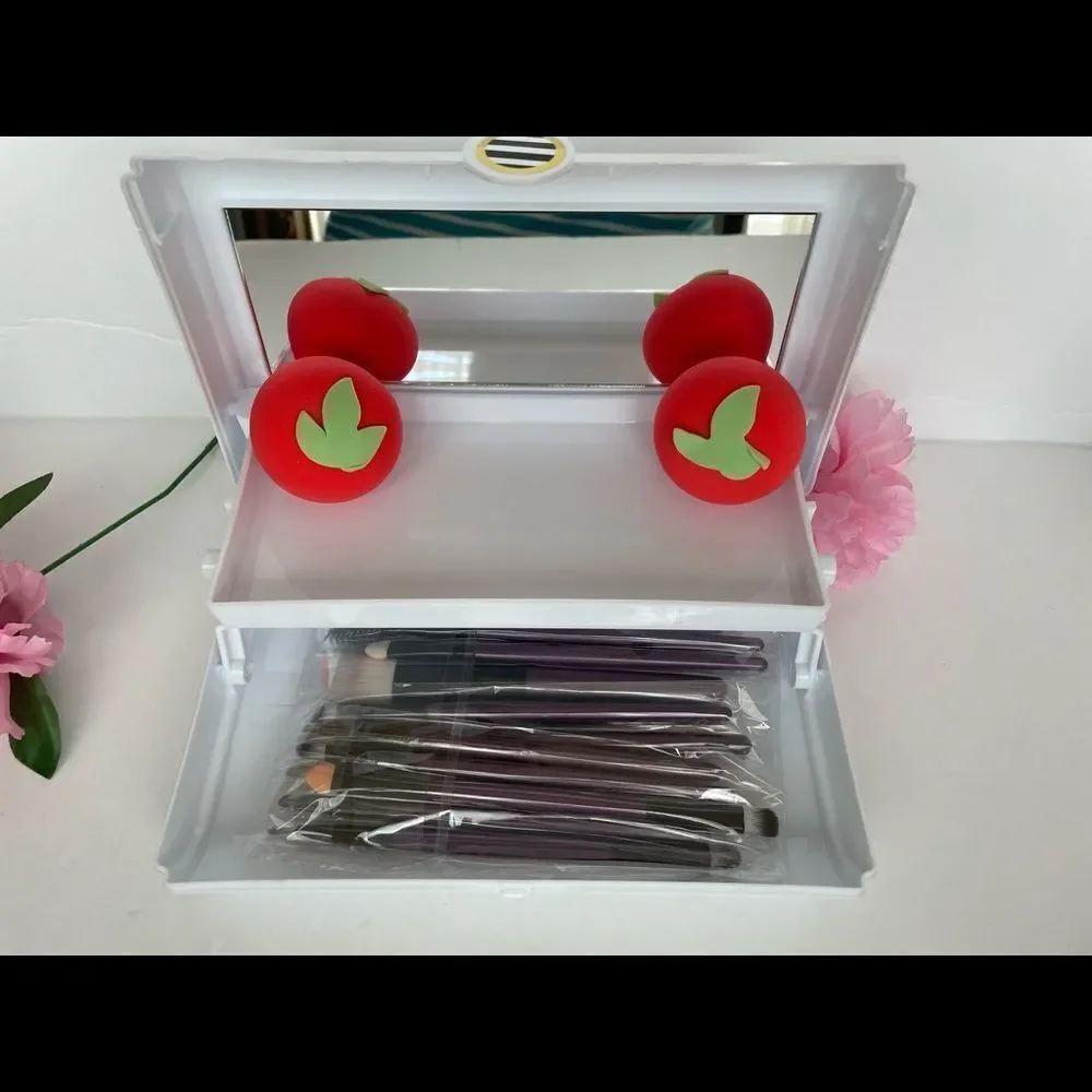 4 Piece‎ (including 14 piece brush set) Makeup Beauty Set
